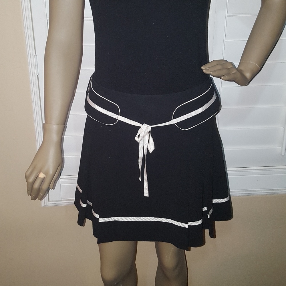 Black And Cream Belted Semi-Pleated Skirt Medium